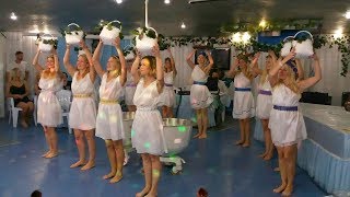 Праздник "Первой Капли" на Айфааре. Топтание винограда.