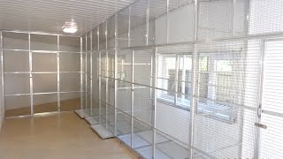 Вольер для выставочных волнистых попугаев размером 9 х 1 х 3 м .
