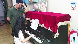 HỌC PIANO CÙNG AMiE CENTER