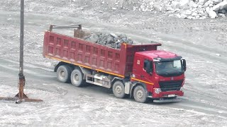 Работа водителя самосвала в карьере, HOWO 8х4 и ЭКГ-5А