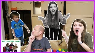 GHOST IN THE GRAVEYARD In Box Fort Maze / That YouTub3 Family I Family Channel