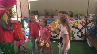 День детей. 1 июня 2017. Алиса в детском лагере. Родители следят за Алисой! В конце спалились.