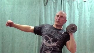 Жим гантели стоя одной рукой: упражнение для плеч
