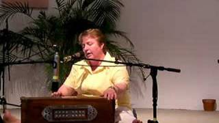 Govinda Narayanaya - Mantra-Singen mit Shivakami