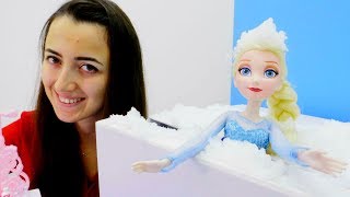 Elsa SPA Salonunda. Kız oyunları ve oyuncakları.
