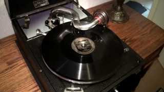Decca Model 120 Gramophone 'The Jazz Me Blues'