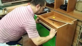Как установить алюминиевый фасад, с ручкой по цетру, на выдвижной ящик.