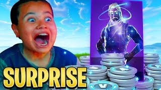 SURPRISING MY 10 YEAR OLD BROTHER WITH THE GALAXY SKIN! FORTNITE BATTLE ROYALE! *HE FREAKED OUT!!!*