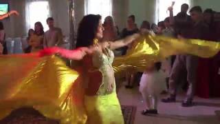 Восточные танцы в ресторане Москвы
