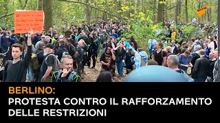 Berlino: protesta contro il rafforzamento delle restrizioni