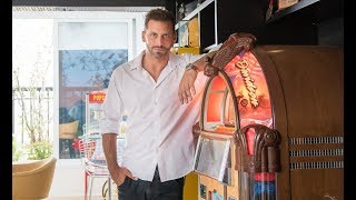 Tour pela casa do ator Henri Castelli em São Paulo | Casa Vogue