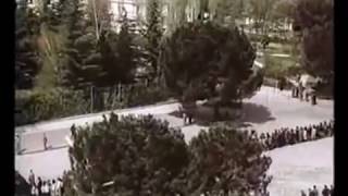 Здание бывшего советского посольства в 1985 г., во время похорон диктатора Энвера Ходжа