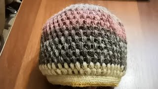 Шапочка пышными столбиками, крючком, на любой размер.