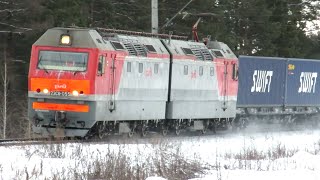 «Контейнерный пролетел» 2ЭС6-055 с грузовым поездом