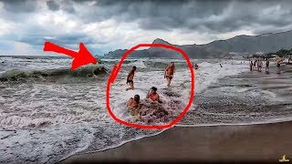 Отдыхающие массово бегут с пляжей Крыма. Погода в Крыму август 2019