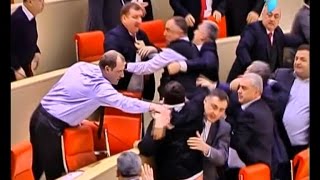 ხელჩართული ჩხუბი, გინება, დამტვრეული ინვენტარი და გამოძახებული სასწრაფო დახმარება