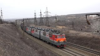 Электровоз ВЛ80С-1923/1945А с грузовым поездом