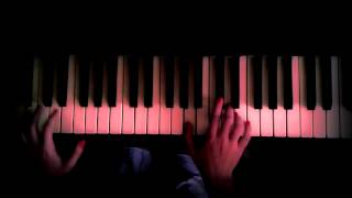 Игра на пианино-"River flows in you"