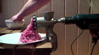 Что случиться если соединить дрель и мясорубку?