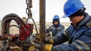 Как добывают нефть в России. Документальный фильм