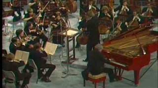 Yakov Flier plays Liszt Piano Concerto no. 2 in A Major (Part 3/3).