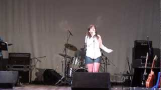 Domino (cover) - Bruna Cristofolini