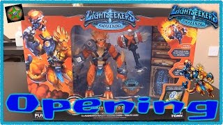Lightseekers Awakening: Opening Jax the Tyrax (Figure, Weapon & Accessories)