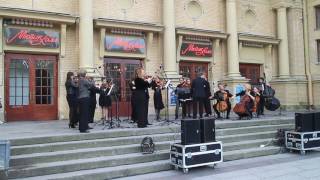 Дирижер - Фабио Мастранджело, оркестр театра «Мюзик-Холл» «Северная симфониетта»