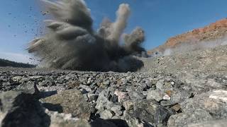 Взрыв на карьере с квадрокоптера и slow motion