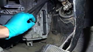 Замена салонного фильтра Toyota Caldina ST210. Replacing the cabin filter.
