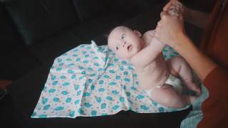 Общий массаж ребенку 4 мес. Гимнастика для малыша.