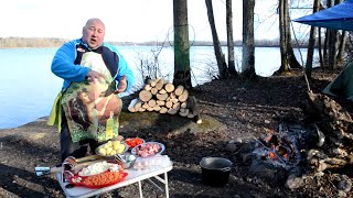 Гуляш по венгерски, готовим в казане на костре