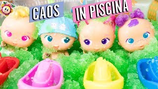 BEBÈ BELLIES e il caos in piscina! I piccoli giocano a nascondino nella loro vasca?Bagno di Slime!