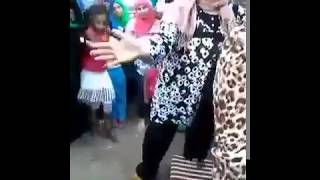 اجمد بنت ترقص في تنجيد رقص مصرى فااااجر
