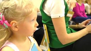 Милана участвует в конкурсе. Стих про бабушку: Ходит наша бабушка