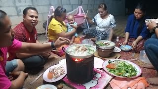 กินหมูกระทะ2เตา2ชุดผักมาเป็นสวนคือเก่าน้ำจิ้มแซ่บๆกินหลายๆคนมาๆจ้า
