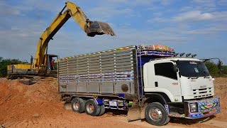 รถแบคโฮโกเบลตักดินใส่รถบรรทุกสิบล้อ KOBELCO SK200 Excavator & Truck | Che Chef
