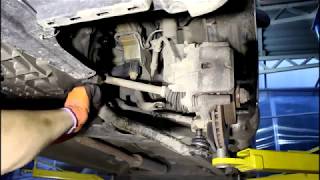 Замена шаровой опоры и сайлентблока на Mitsubishi Colt 1,5 Мицубиси Кольт 2003 года