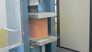Resistência de Compressão em Bloco Cerâmico 28-03-09