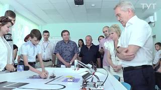 Воспитанники Инжиниринговой школы НИУ «БелГУ» встретились с губернатором