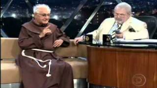 Frei Policarpo abençoa o Jô Soares no Programa do Jô